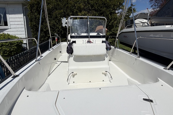 15ft Boston Whaler Yacht For Sale