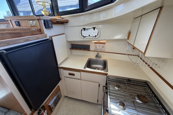31ft Camano Yacht For Sale