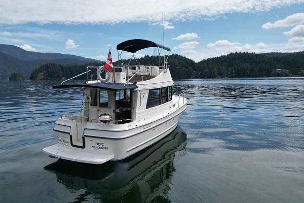 31ft Camano Yacht For Sale