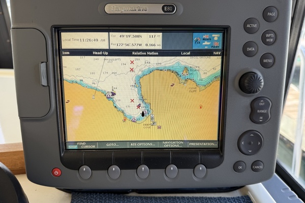 31ft Camano Yacht For Sale