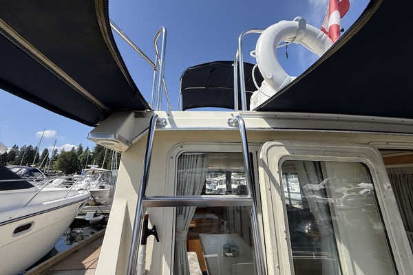 31ft Camano Yacht For Sale