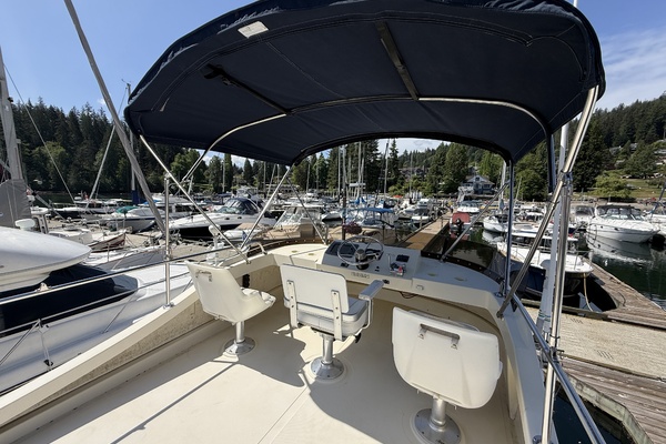 31ft Camano Yacht For Sale