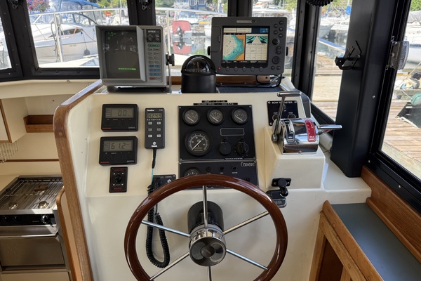 31ft Camano Yacht For Sale