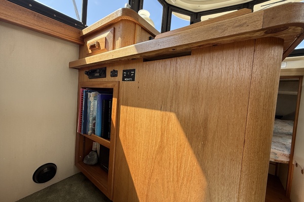 31ft Camano Yacht For Sale