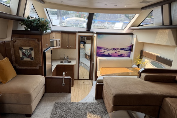 Helios 47ft Carver Yacht For Sale