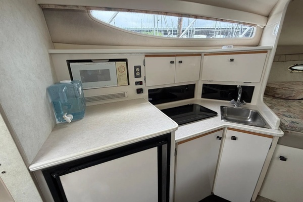 31ft Bayliner Yacht For Sale
