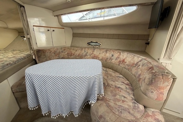 31ft Bayliner Yacht For Sale