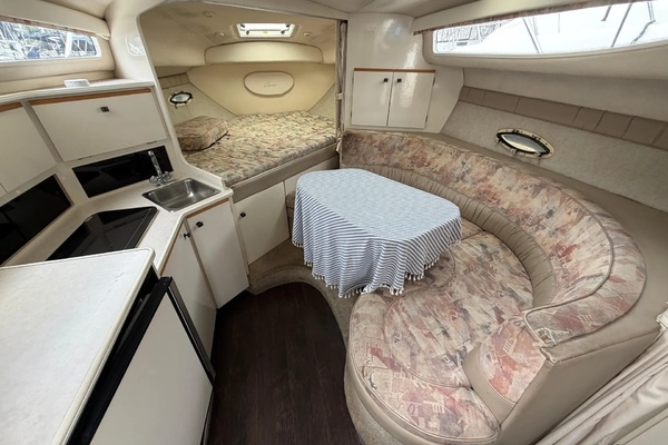 31ft Bayliner Yacht For Sale
