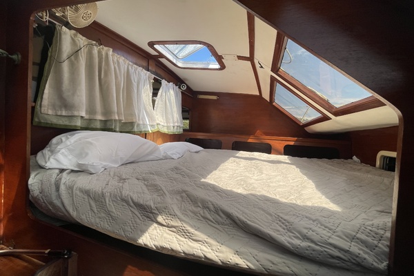 Lucky Bat 37ft Prout Yacht For Sale