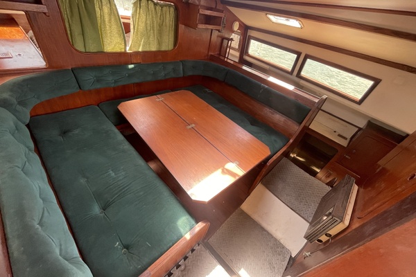 Lucky Bat 37ft Prout Yacht For Sale