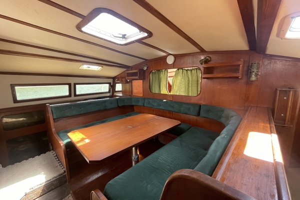 Lucky Bat 37ft Prout Yacht For Sale