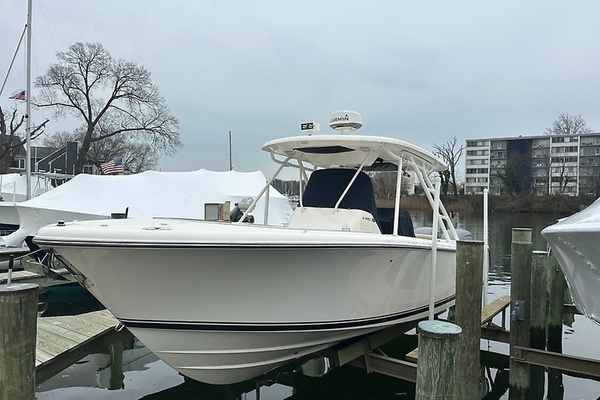 2017 Pursuit 28