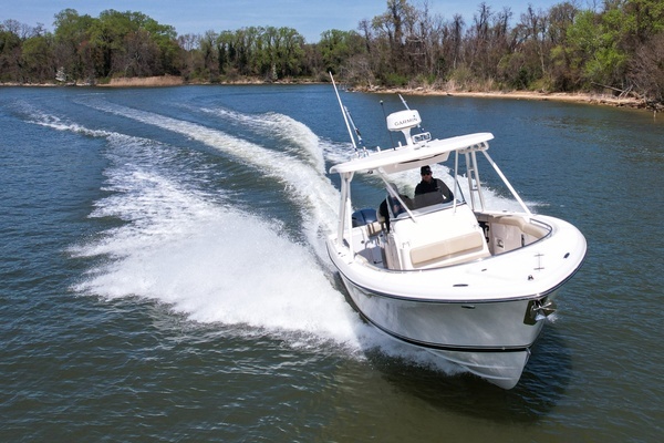 2017 Pursuit 28