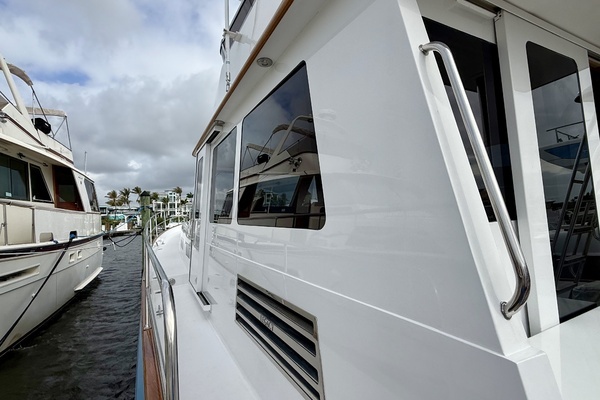 2002 Legacy Yachts 52