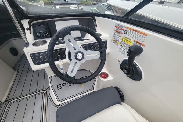 22ft Bayliner Yacht For Sale