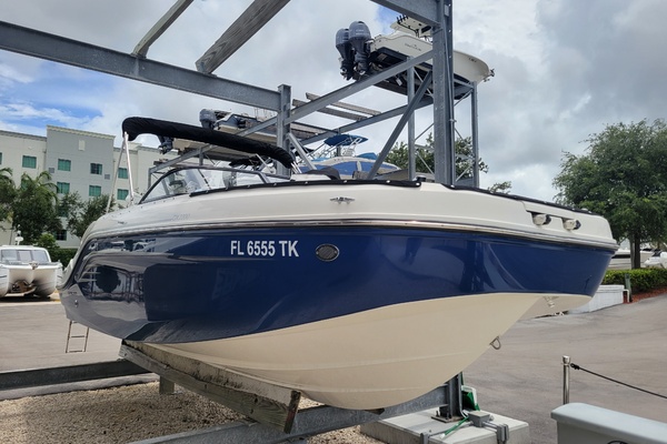 22ft Bayliner Yacht For Sale