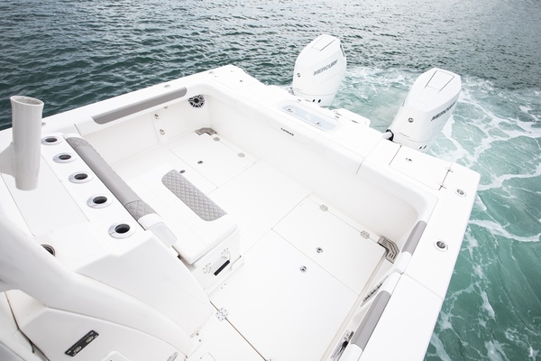 34ft Caymas Yacht For Sale
