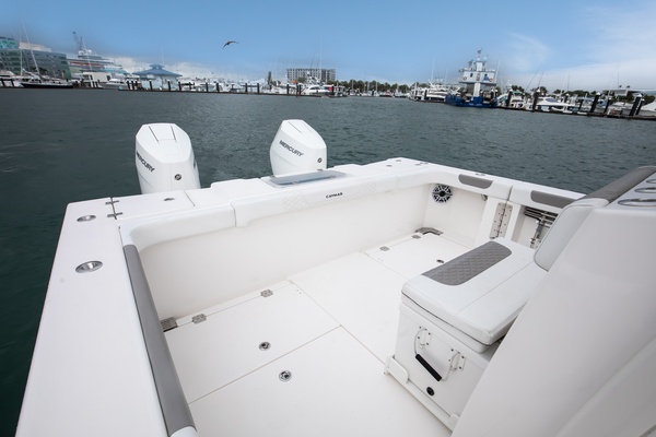 34ft Caymas Yacht For Sale