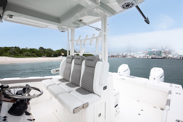 34ft Caymas Yacht For Sale