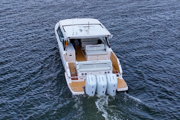 43ft Regal Yacht For Sale