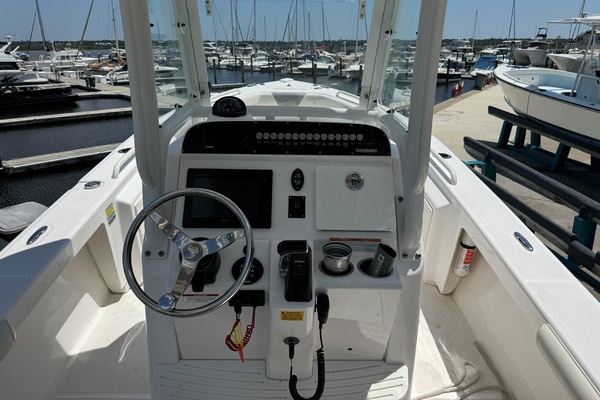 24ft Everglades Yacht For Sale