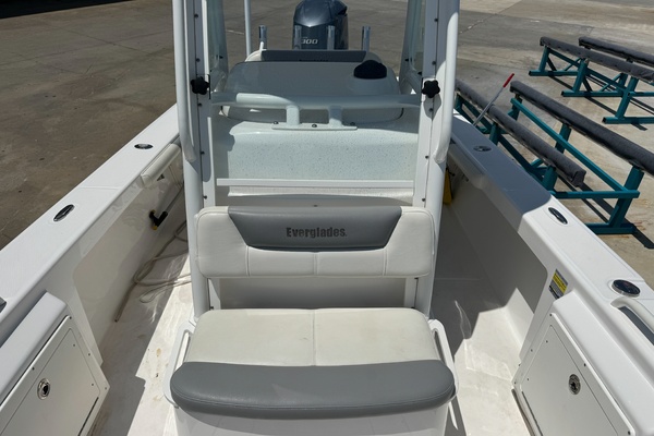 24ft Everglades Yacht For Sale