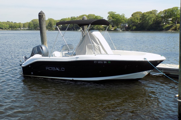 18ft Robalo Yacht For Sale