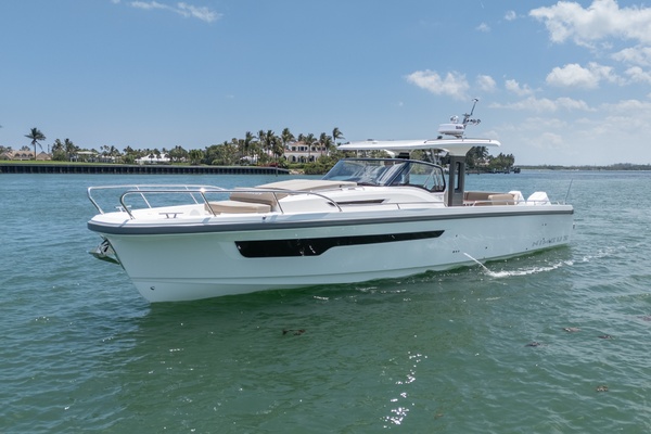 In Stock 2025 Nimbus T11 314 40ft Nimbus Yacht For Sale