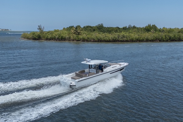 In Stock 2025 Nimbus T11 314 40ft Nimbus Yacht For Sale