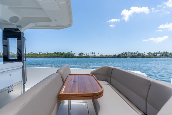 In Stock 2025 Nimbus T11 314 40ft Nimbus Yacht For Sale