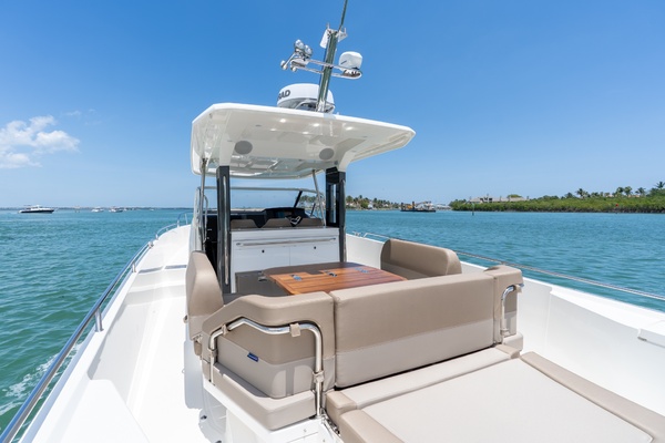 In Stock 2025 Nimbus T11 314 40ft Nimbus Yacht For Sale