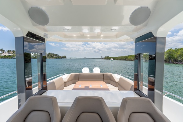 In Stock 2025 Nimbus T11 314 40ft Nimbus Yacht For Sale