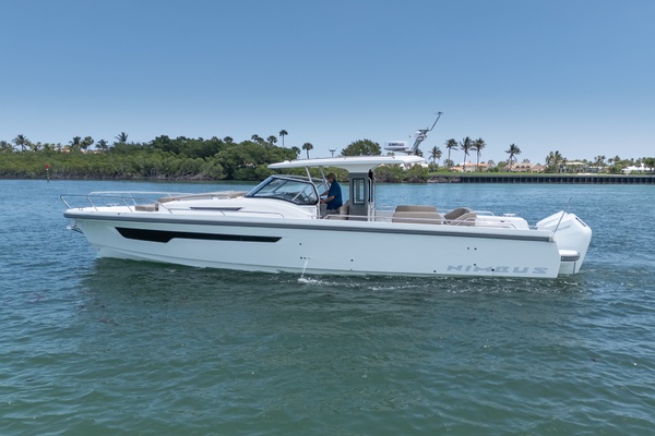In Stock 2025 Nimbus T11 314 40ft Nimbus Yacht For Sale