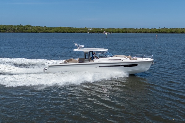 In Stock 2025 Nimbus T11 314 40ft Nimbus Yacht For Sale