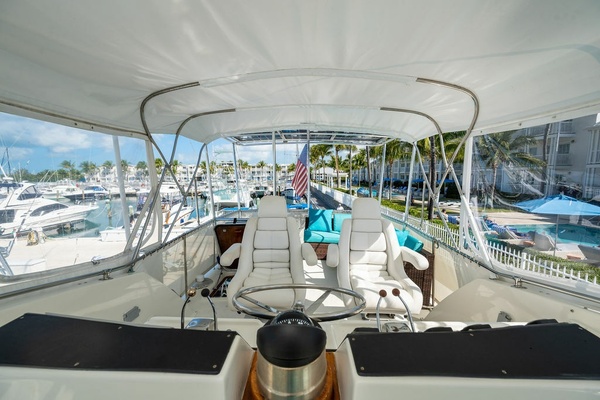 58ft Hatteras Yacht For Sale