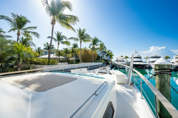 58ft Hatteras Yacht For Sale