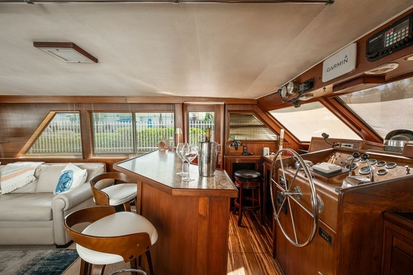 58ft Hatteras Yacht For Sale