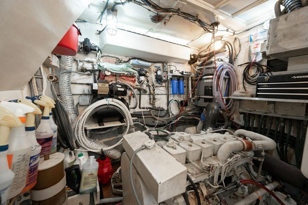58ft Hatteras Yacht For Sale