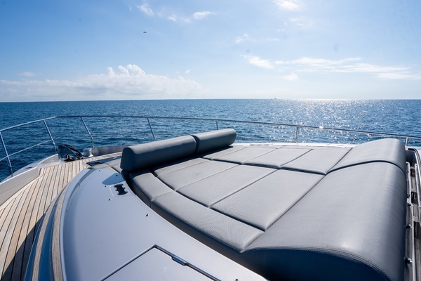 2024 Pershing 70