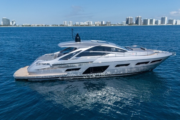 2024 Pershing 70