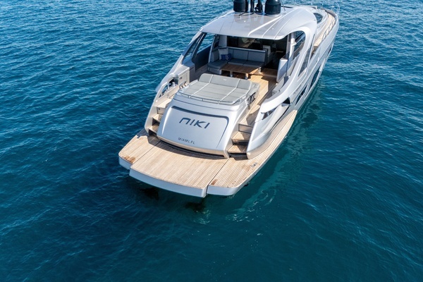 2024 Pershing 70