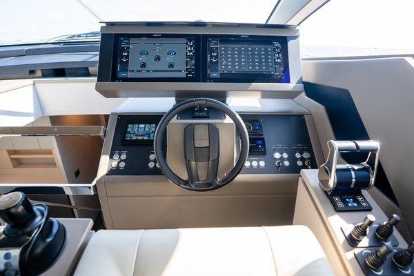 2024 Pershing 70