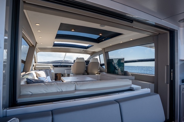 2024 Pershing 70