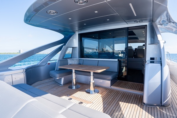 2024 Pershing 70