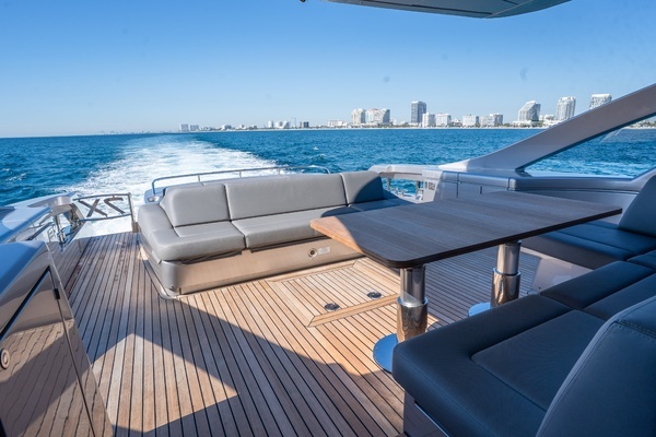 2024 Pershing 70