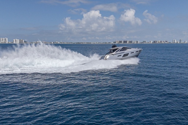 2024 Pershing 70