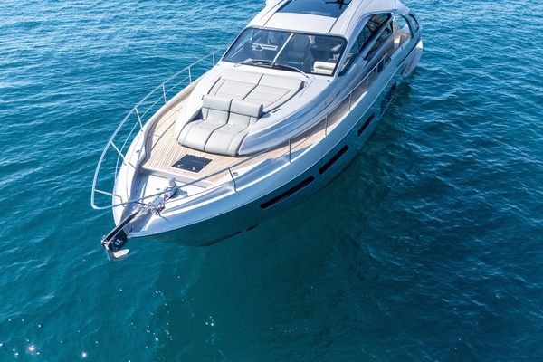 2024 Pershing 70
