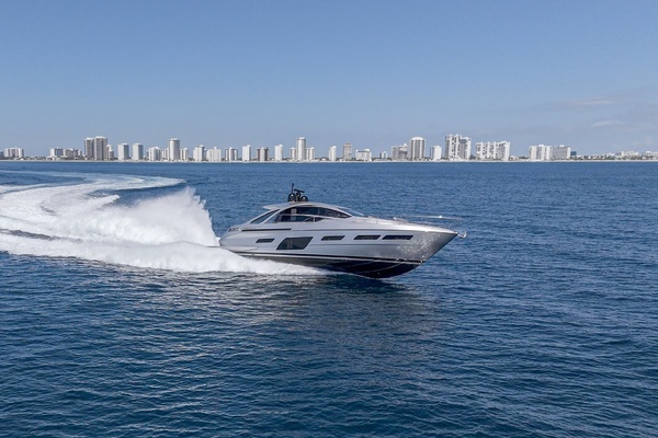 2024 Pershing 70
