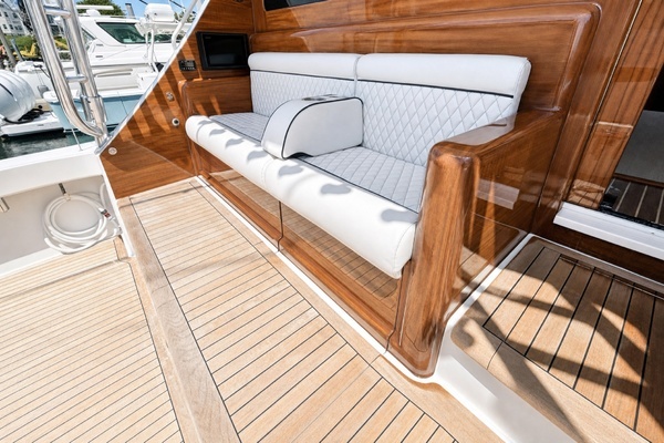 2008 Viking 52