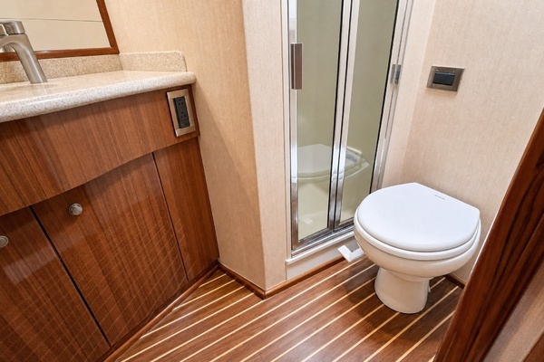 2008 Viking 52